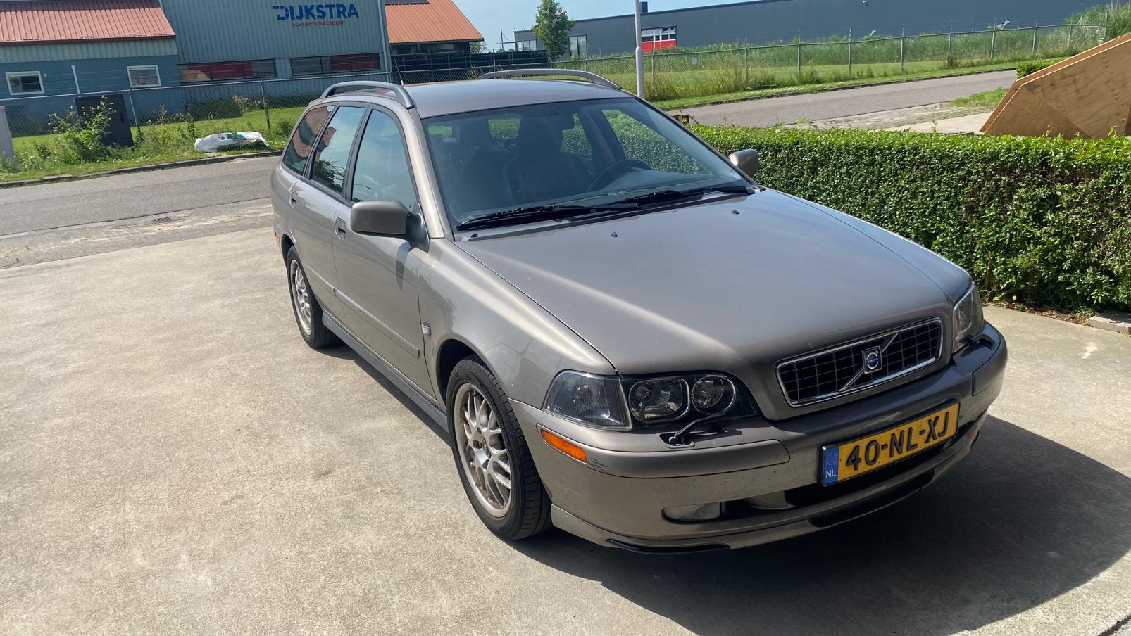 Volvo V40 2.0 I 16V 2003 Grijs LPG, 136 pk, 4 cilinders, Stationwagon, Vierwielaandrijving