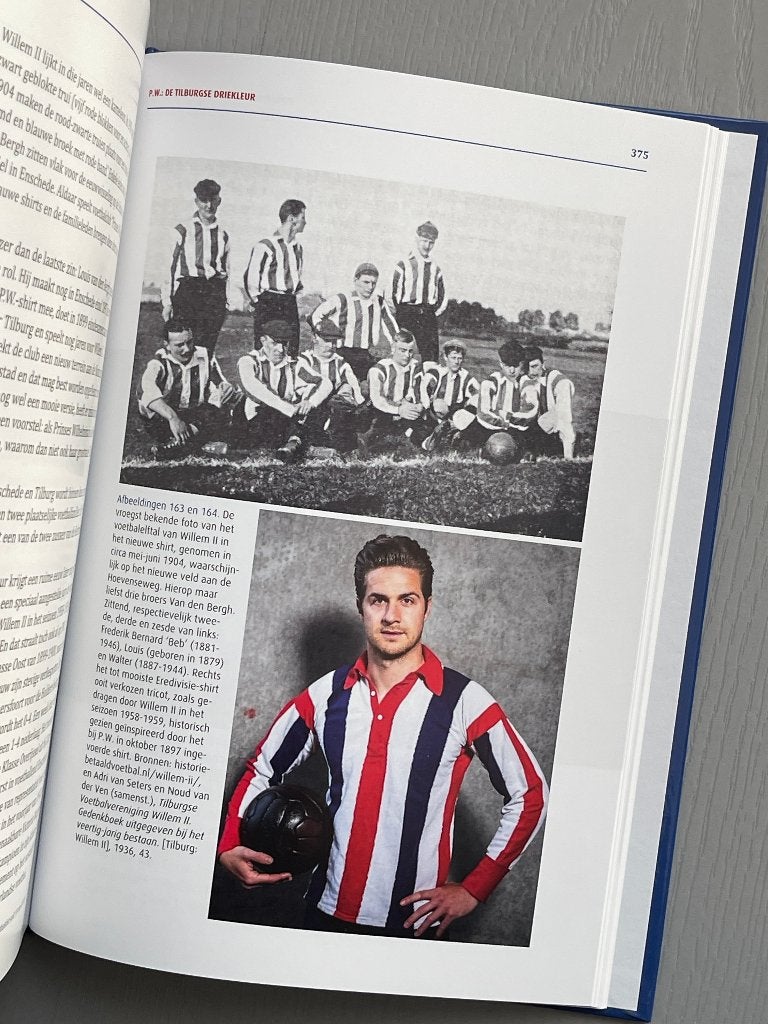 Textielvoetbal. EFC Pr. Wilhelmina. De vlegeljaren 1885-1900, Ophalen of Verzenden, Zo goed als nieuw, Balsport