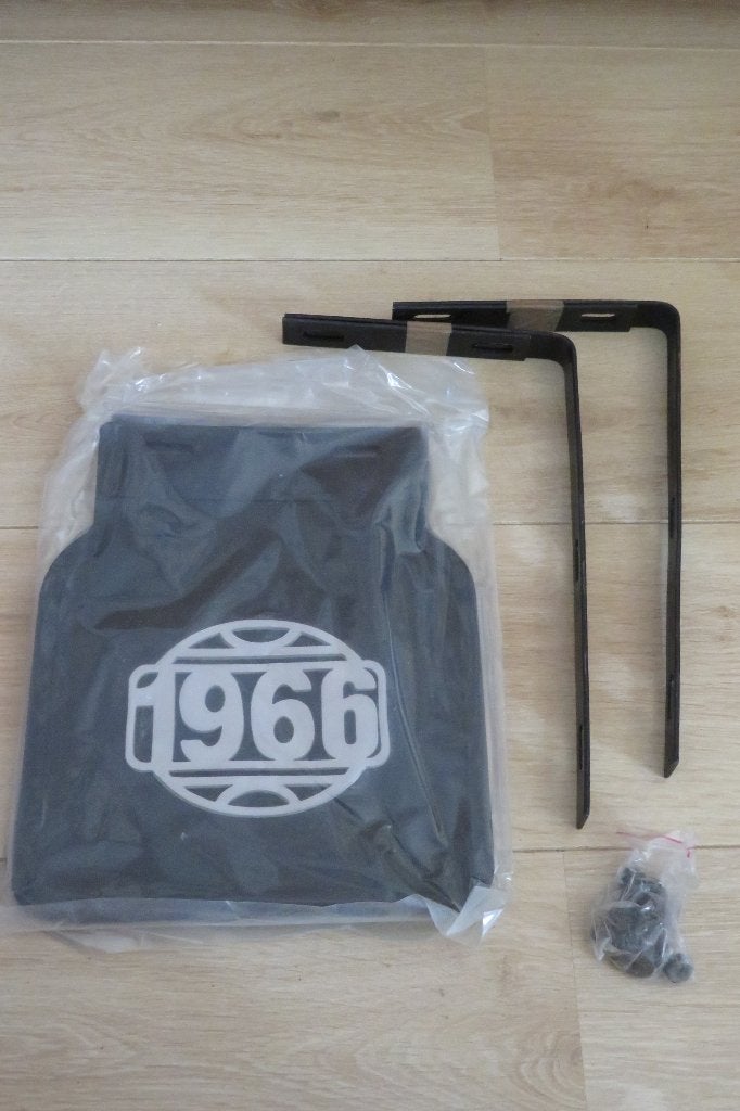 Nieuw NOS set 2 mud flaps / spatlappen VW T1 bus 1966 EIS, Ophalen of Verzenden, Nieuw, Volkswagen