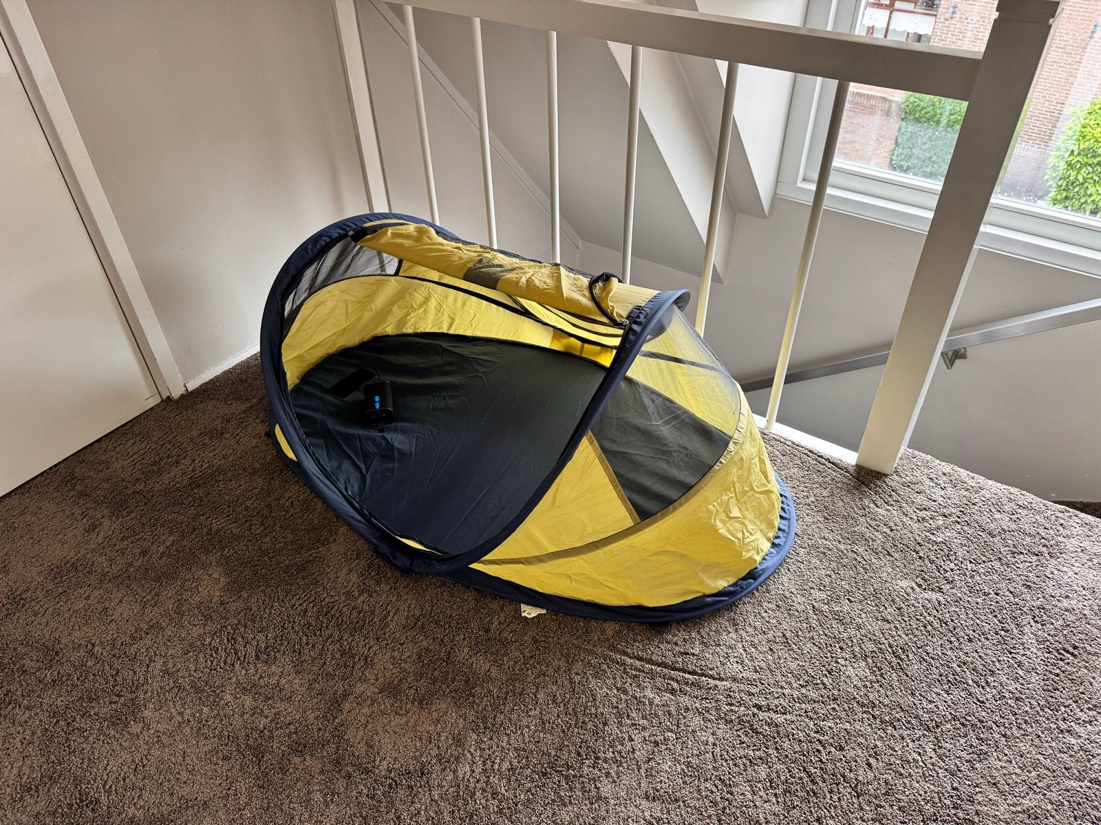 Deryan campingbedje / tentje - Geel/Blauw, Ophalen of Verzenden, Gebruikt, Tot en met 2