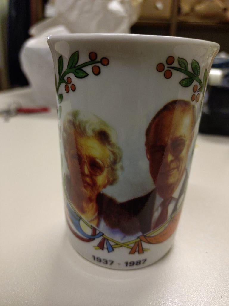 Vintage Herdenkingsmok 1937-1987 €1,50, Antiek en Kunst, Antiek | Porselein, Ophalen of Verzenden