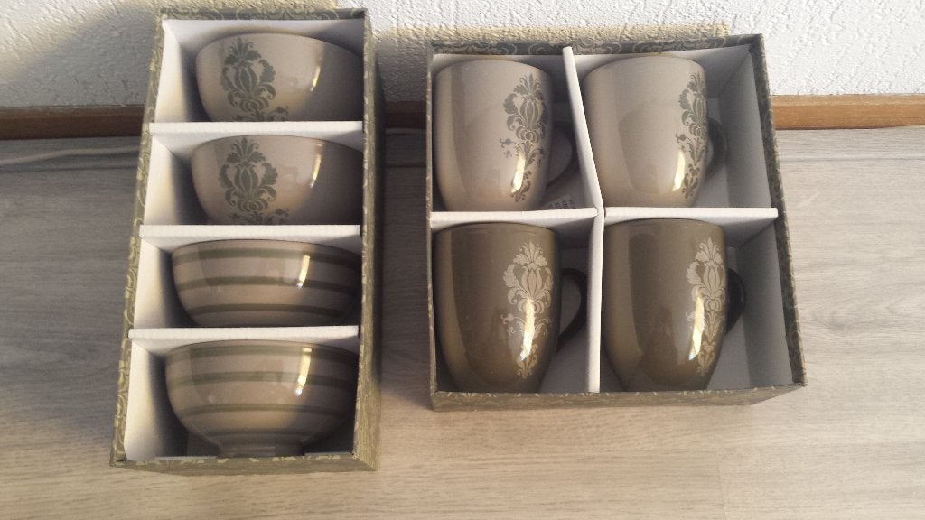 Dessertschaaltjes 4x met passende bekers 4x, Ophalen of Verzenden, Zo goed als nieuw, Overige stijlen, Kop(pen) en/of Schotel(s)