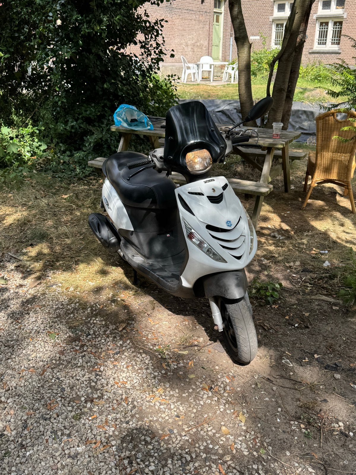Piaggio Zip 4t, Fietsen en Brommers, Scooters | Piaggio, Zo goed als nieuw, Zip, Maximaal 45 km/u, Benzine, Ophalen