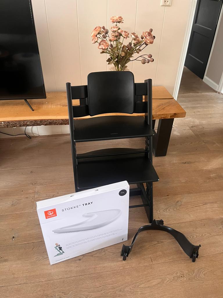 Stokke TrippTrapp stoel babyset met nieuw dienblad in doos, Kinderen en Baby's, Kinderstoelen, Ophalen of Verzenden, Gebruikt