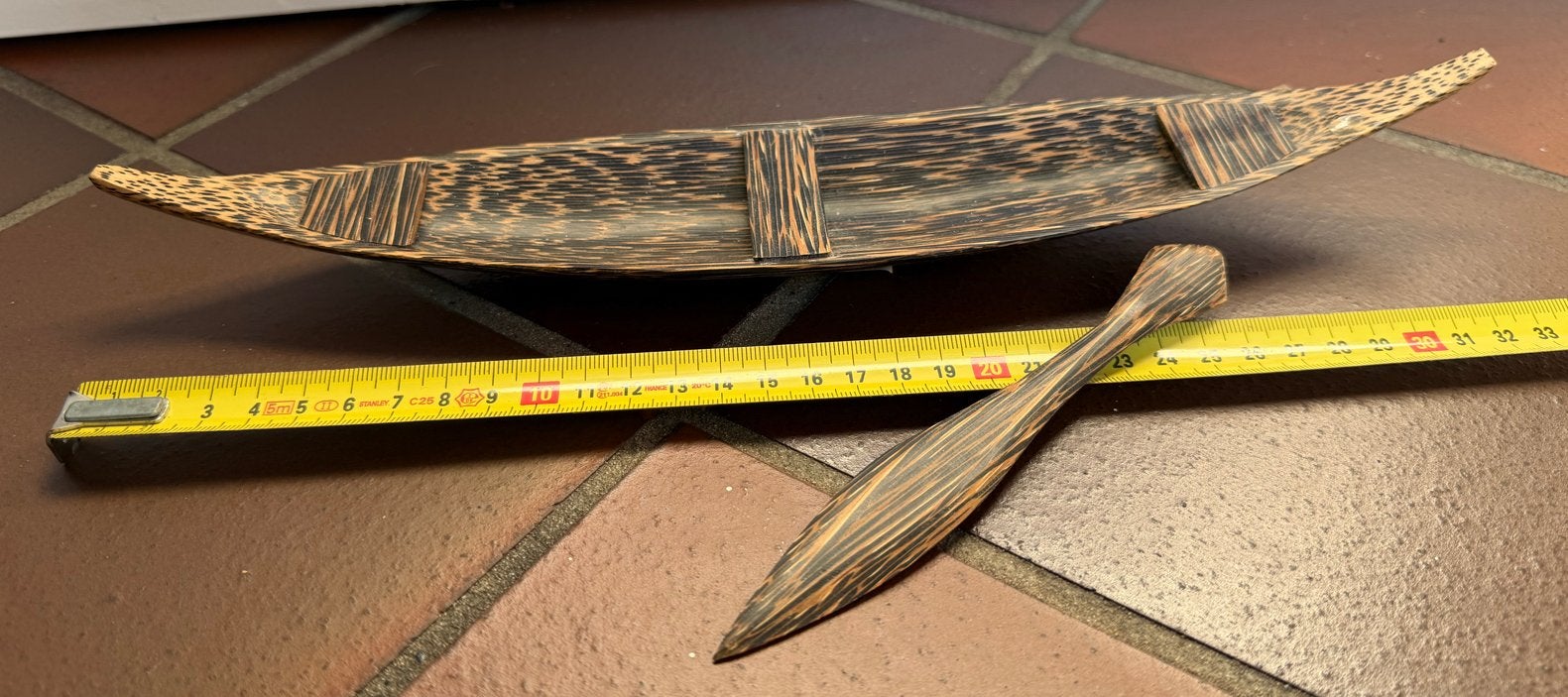 Decoratieve houten boot met peddel, handgemaakt, Antiek en Kunst, Ophalen