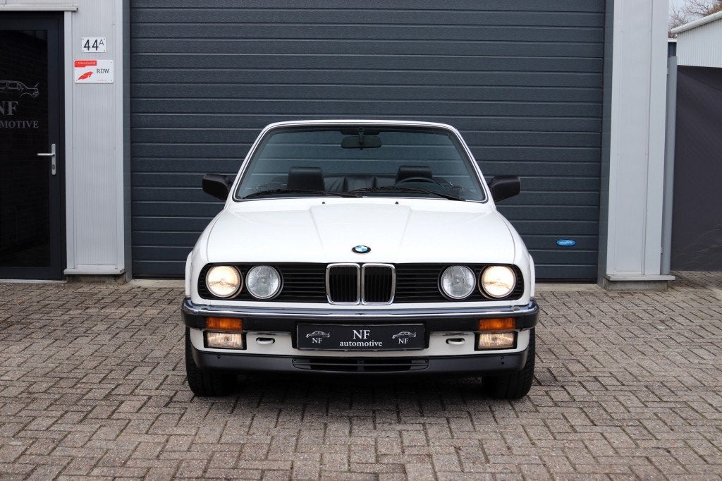 Bmw 3-SERIE 325i Cabriolet E30 - Collector! - History!, Auto's, 2494 cc, Cabriolet, 4 stoelen, Wit
