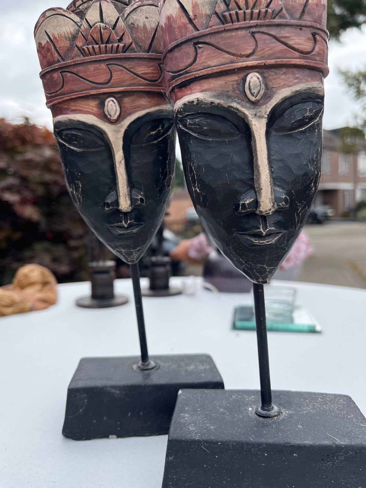 Decoratieve houten maskers op standaard - set van 2, Ophalen, Overige onderwerpen, Handgemaakt, 20 - 50 cm