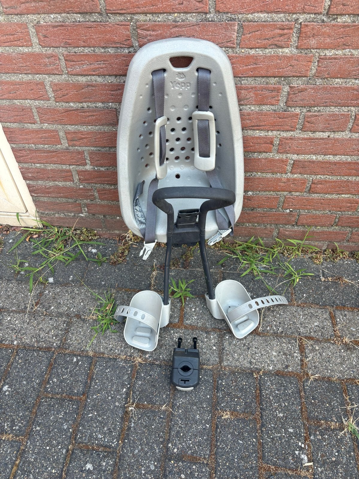 Yepp Mini fietsstoeltje met windscherm, Fietsen en Brommers, Fietsaccessoires | Fietsstoeltjes, Ophalen, Voorzitje, 0 t/m 13 kg