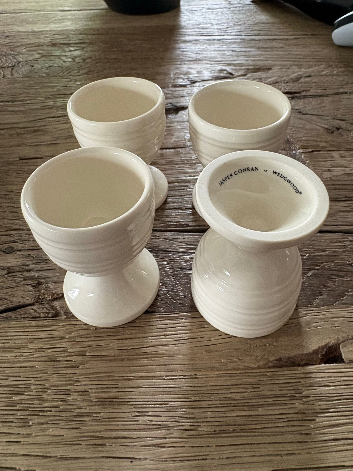 4 Wedgwood Jasper Conran eierdopjes - Crème, Overige typen, Ophalen of Verzenden, Zo goed als nieuw, Wedgwood
