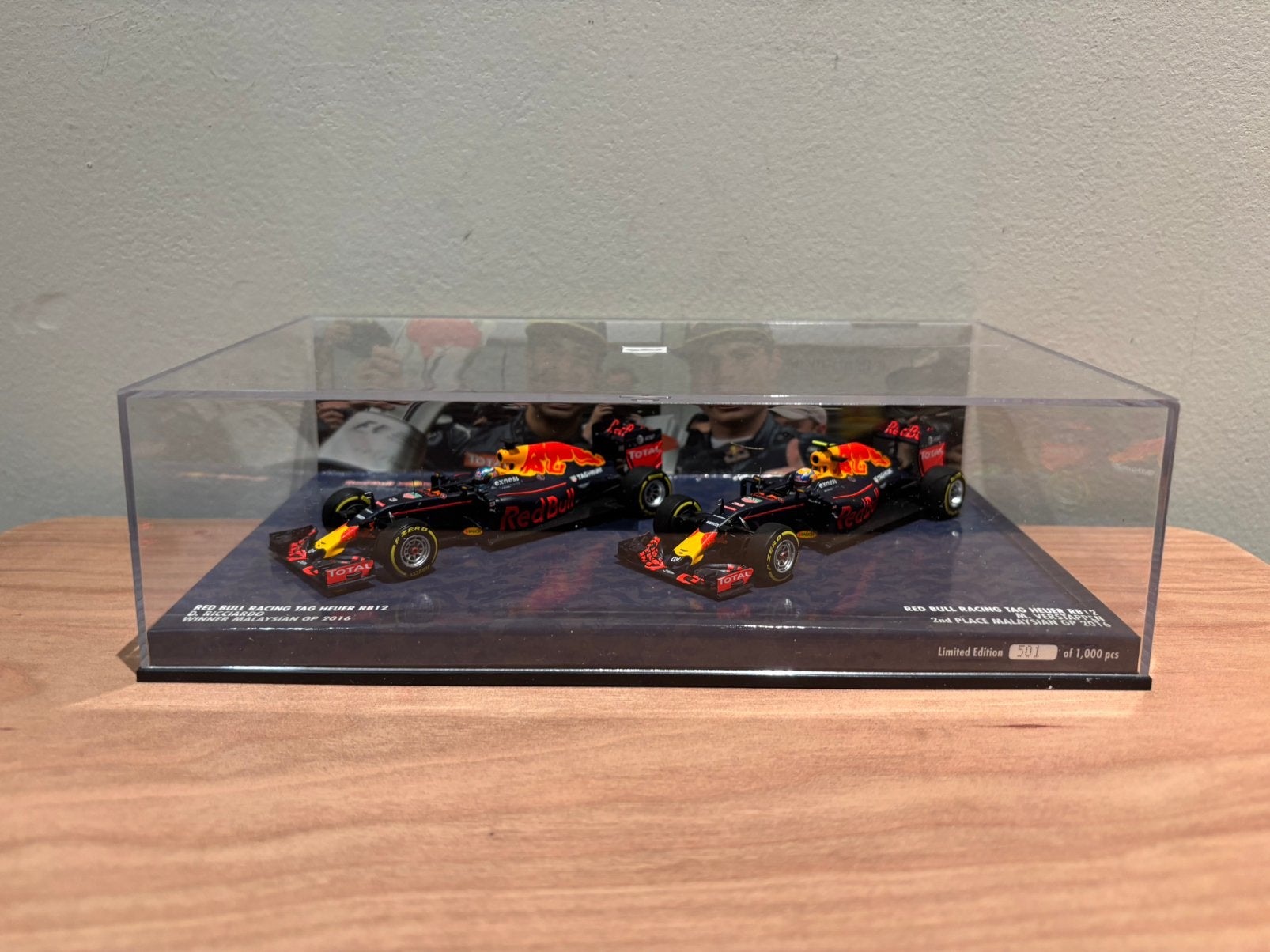 Max verstappen RB12 duo set met ricciardo 1:43 model, Ophalen of Verzenden, Zo goed als nieuw, Formule 1