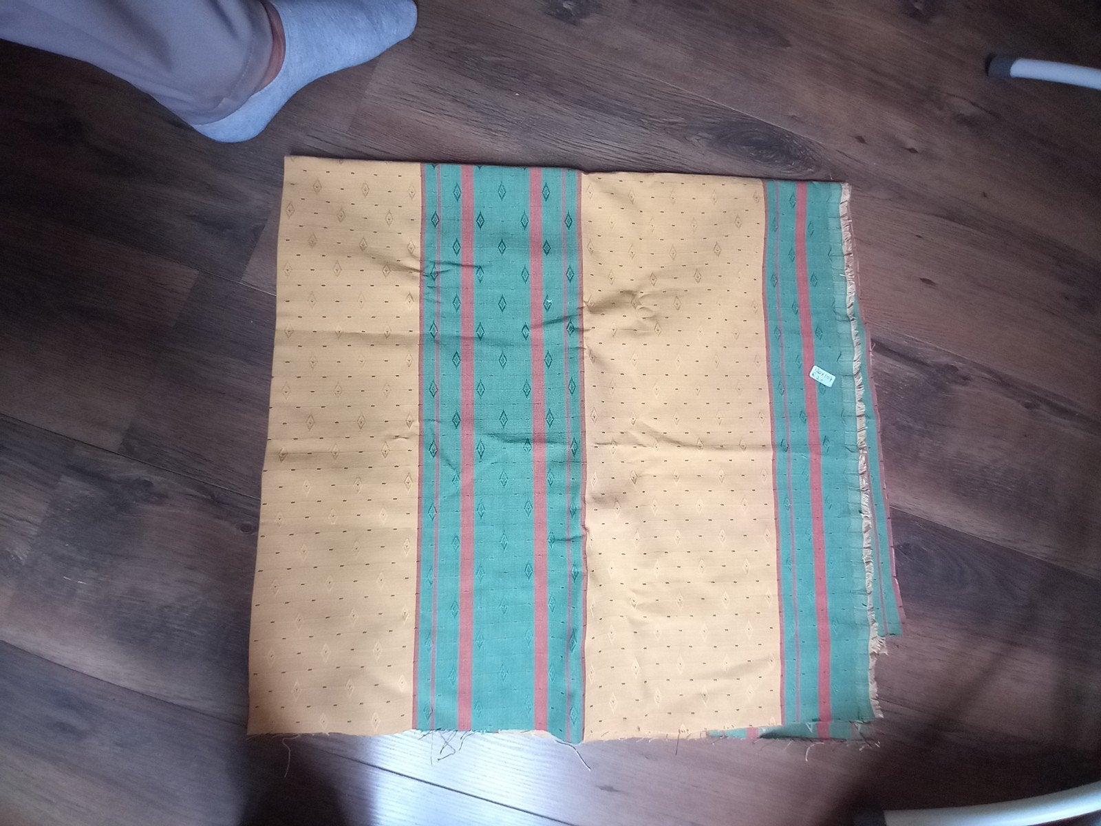 Lapje stof 120x107 cm - Geel, Groen, Rood, Geel, Nieuw, Ophalen of Verzenden, 30 tot 120 cm