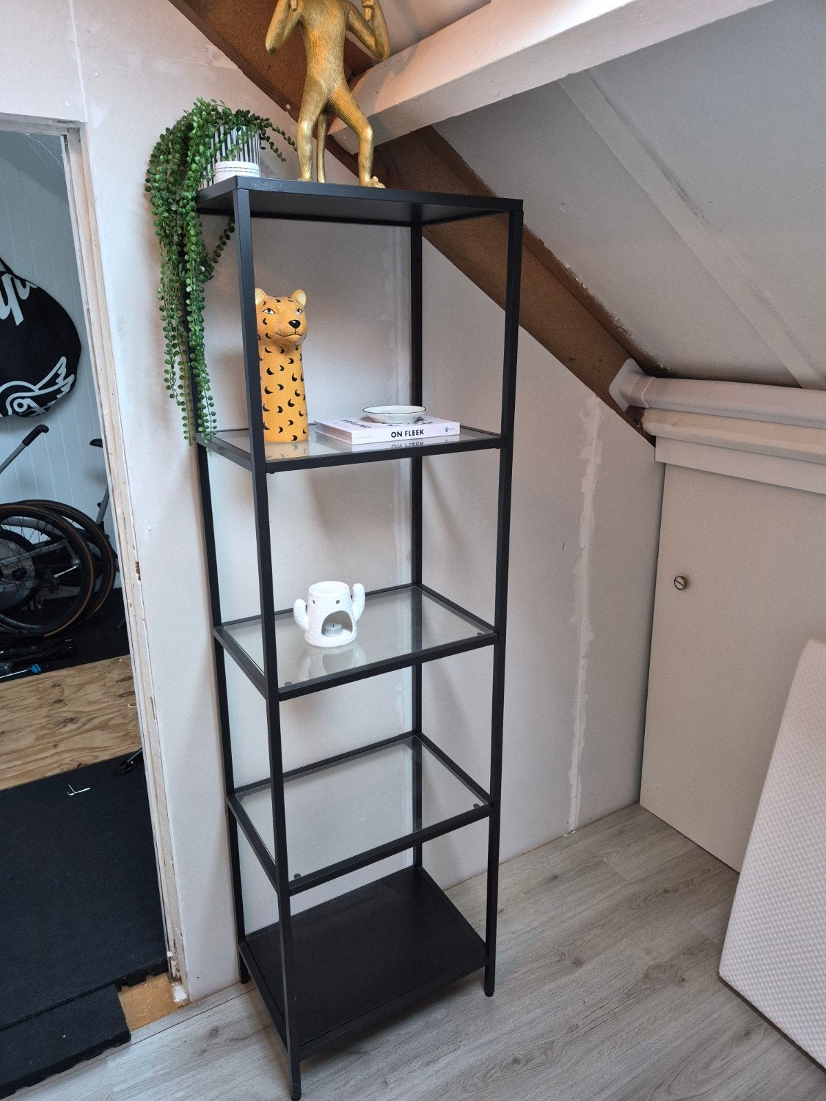 Ikea Vittsjö stellingkast zwart/glas, Ophalen, Zo goed als nieuw