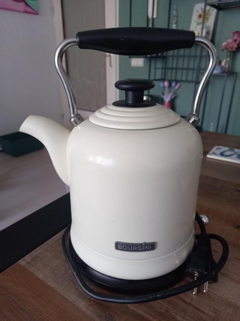 Theekoker Bourgini in goede staat, 1 tot 2 liter, Ophalen, Gebruikt