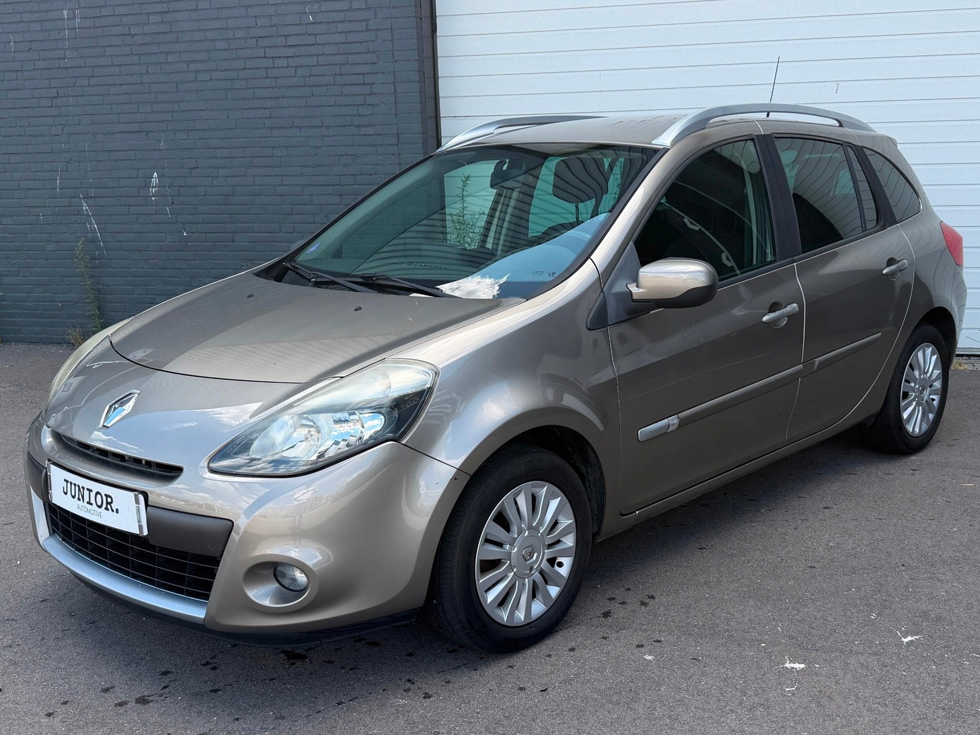 Renault Clio Estate 1.2 TCE Collection NAVI/CRUISE/CLIMA/LMV, Auto's, Voorwielaandrijving, Euro 5, Gebruikt, Zwart