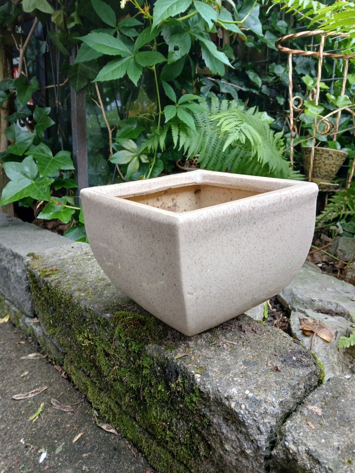Beige 4 kante pot, Tuin en Terras, Bloempotten, Gebruikt, Vierkant, Ophalen of Verzenden, Aardewerk
