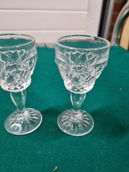 -	Borrelglazen krisstal bewerkt 2x, Ophalen of Verzenden, 'T Olde Gre-j, Info@toldegrej.nl, Endepoelstraat 20f Didam