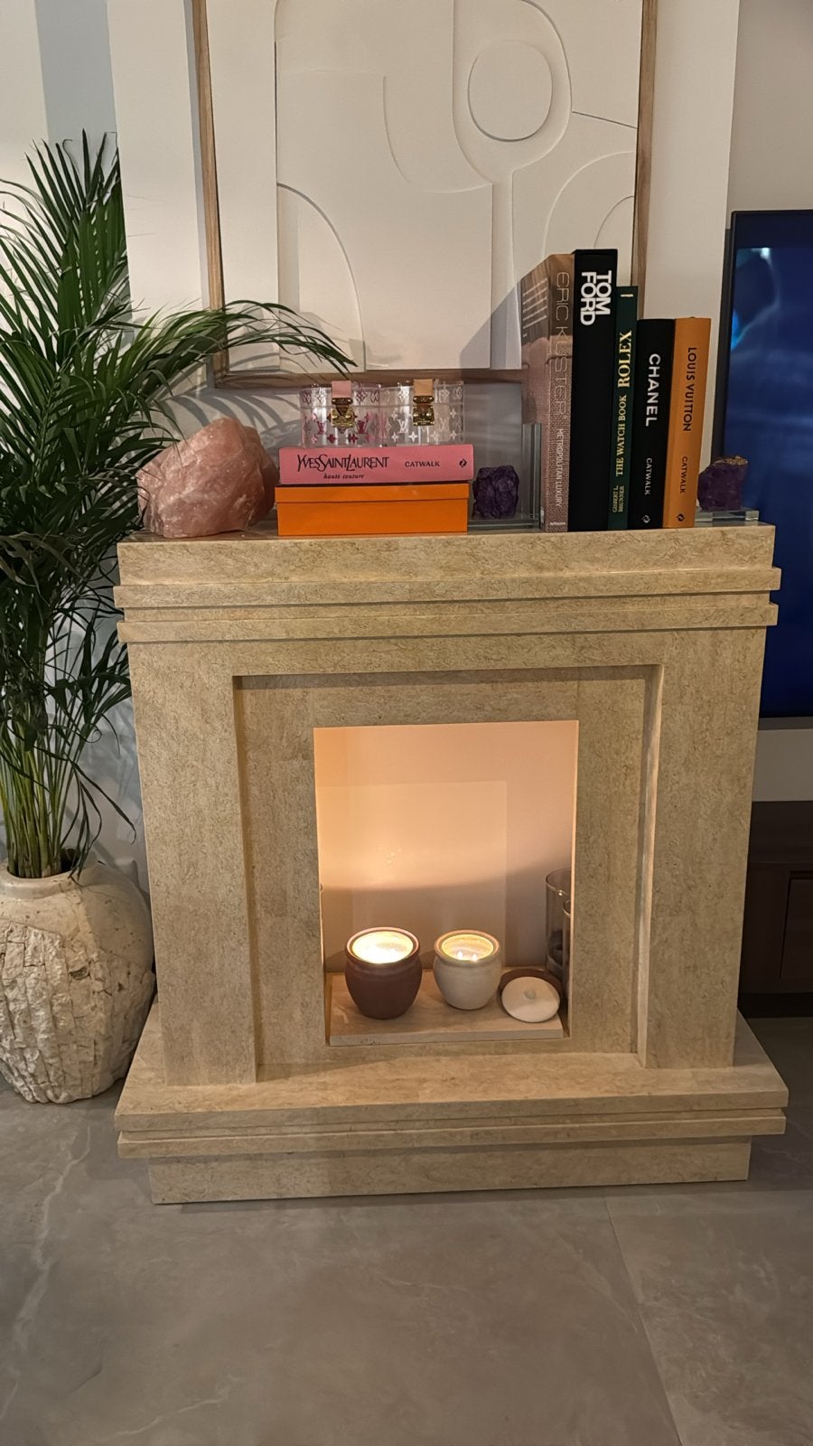 Twee grote Mactan Stone vazen/plantenbakken, Met patroon/structuur, Beige, Ophalen of Verzenden, Zo goed als nieuw