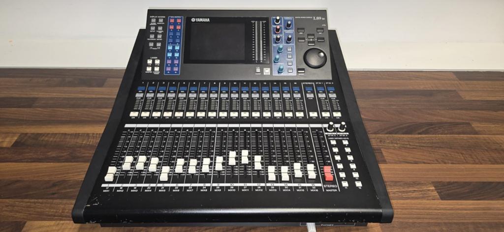 Yamaha LS9-16 + 4 Digitale Mengtafel met Flightcase, Ophalen of Verzenden, Gebruikt, 10 tot 20 kanalen, Microfooningang