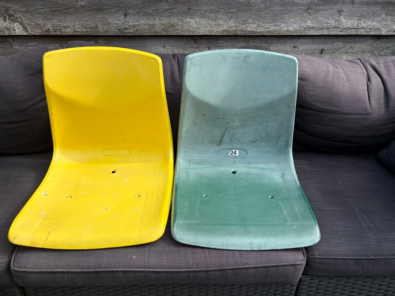 Twee originele ADO Den Haag Zuiderpark stadionstoeltjes, Ophalen, Kunststof, Gebruikt, Twee