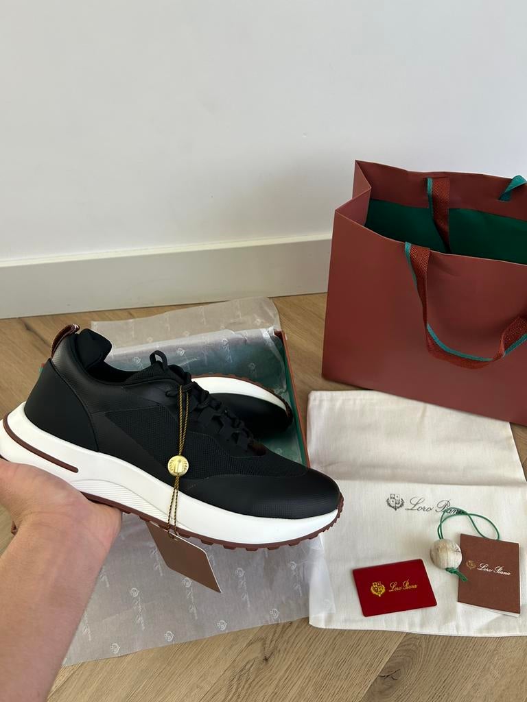 Loro piana sneakers, maat, 44, Kleding | Heren, Schoenen, Ophalen of Verzenden, Nieuw, Zwart, Sneakers of Gympen