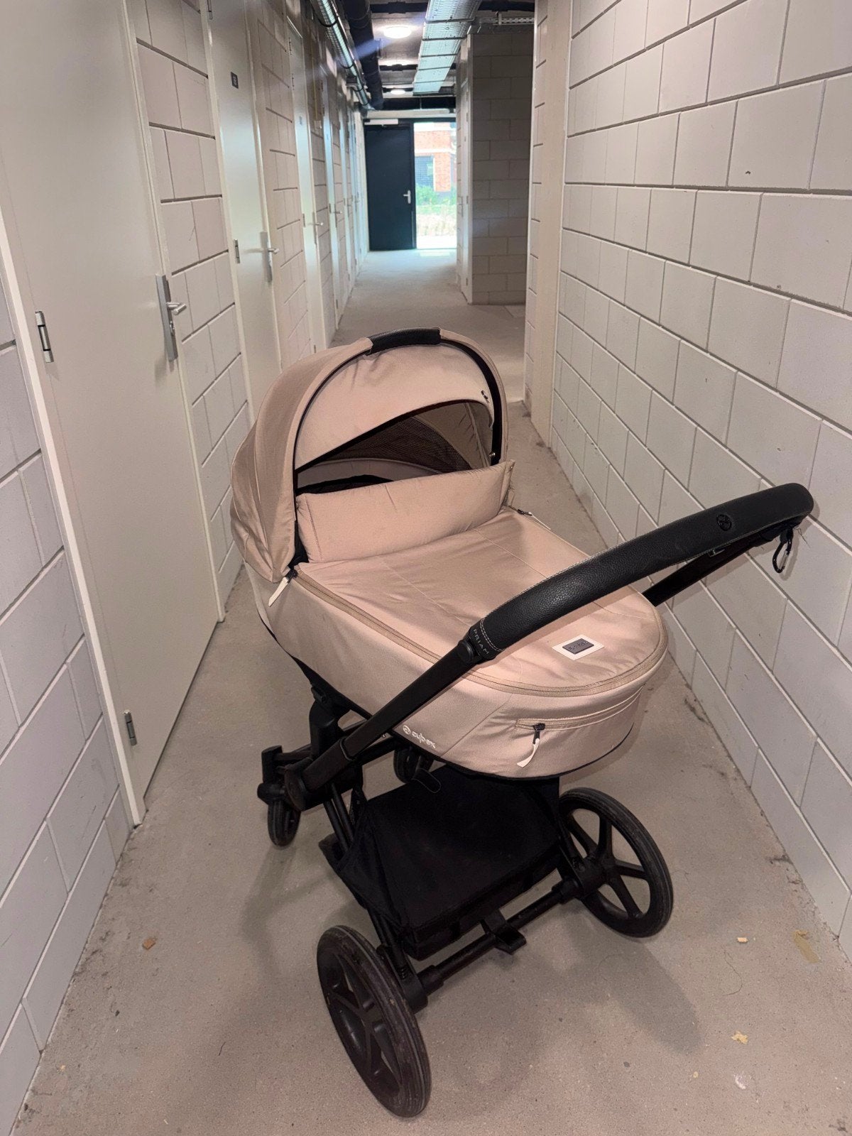 Cybex Priam 4 Matt Black Cozy Beige 2-in-1 Kinderwagen, Ophalen, Zo goed als nieuw, Overige merken, Met reiswieg