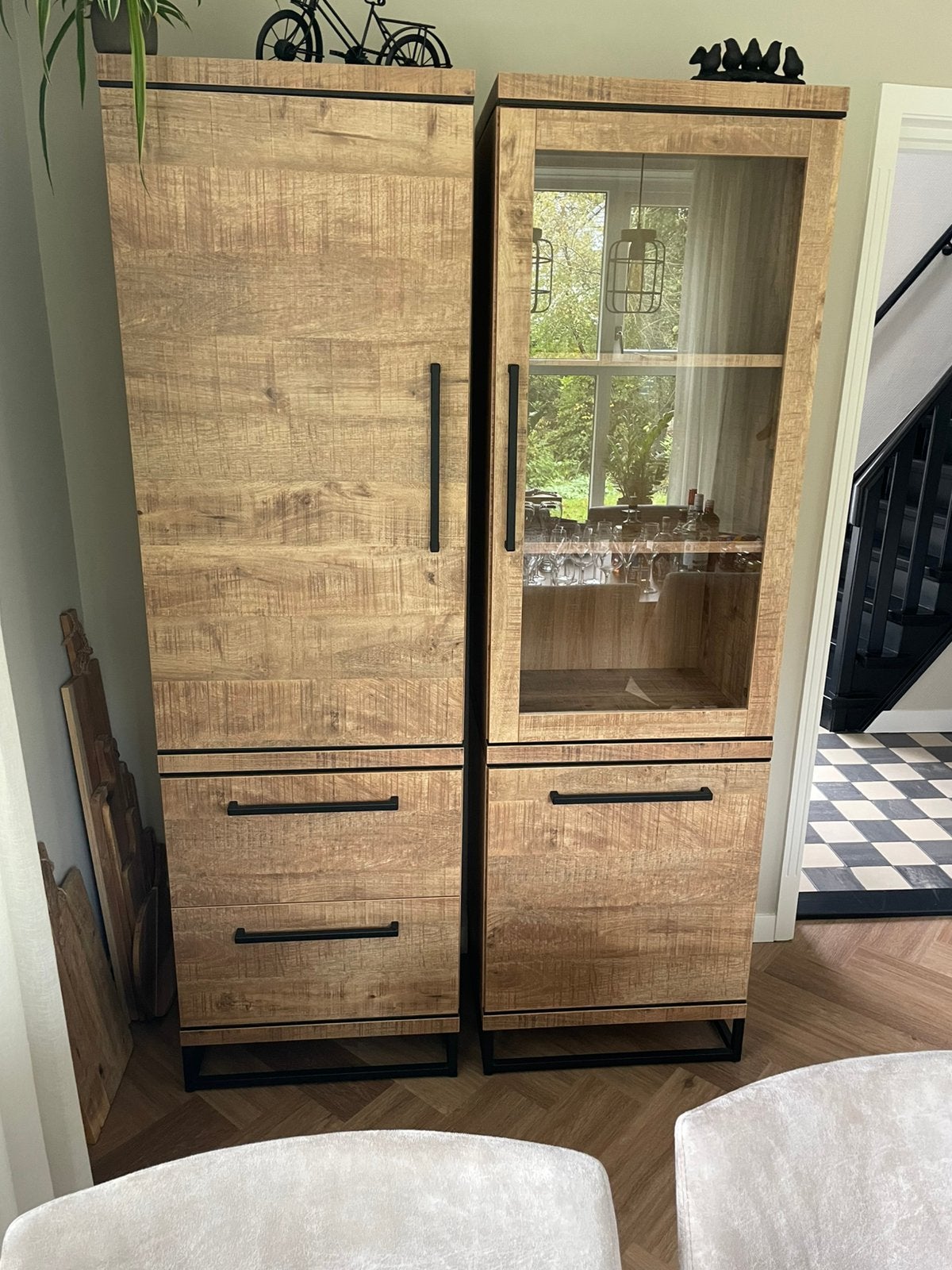 Wandkasten / vitrinekast mango, Ophalen, Mango kleurige kasten met stalen poten, 200 cm of meer, Met lade(s)