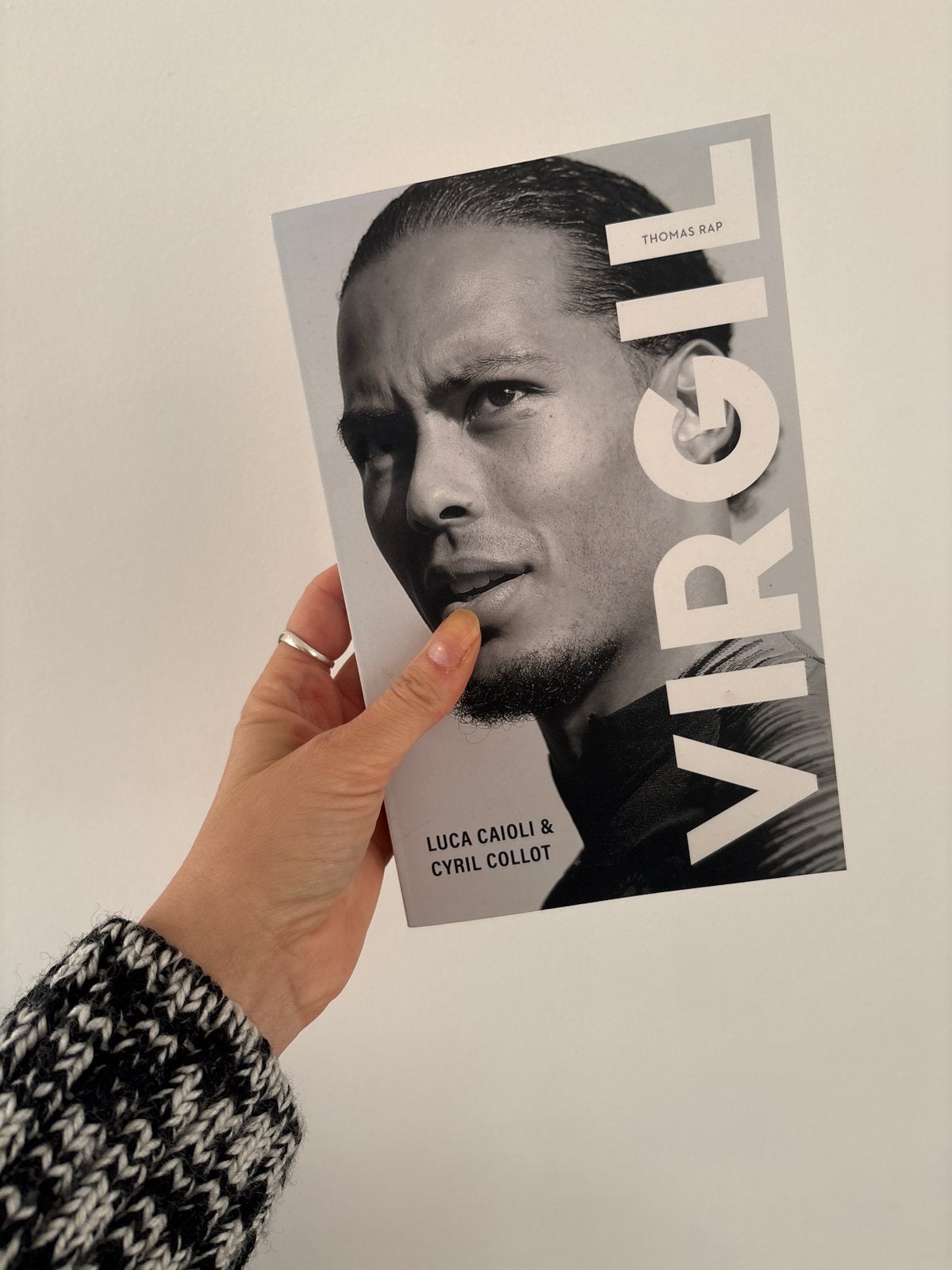 Boek: Virgil van Dijk - De nieuwe grootheid van het Nederlan, Boeken, Ophalen of Verzenden, Zo goed als nieuw, Sport