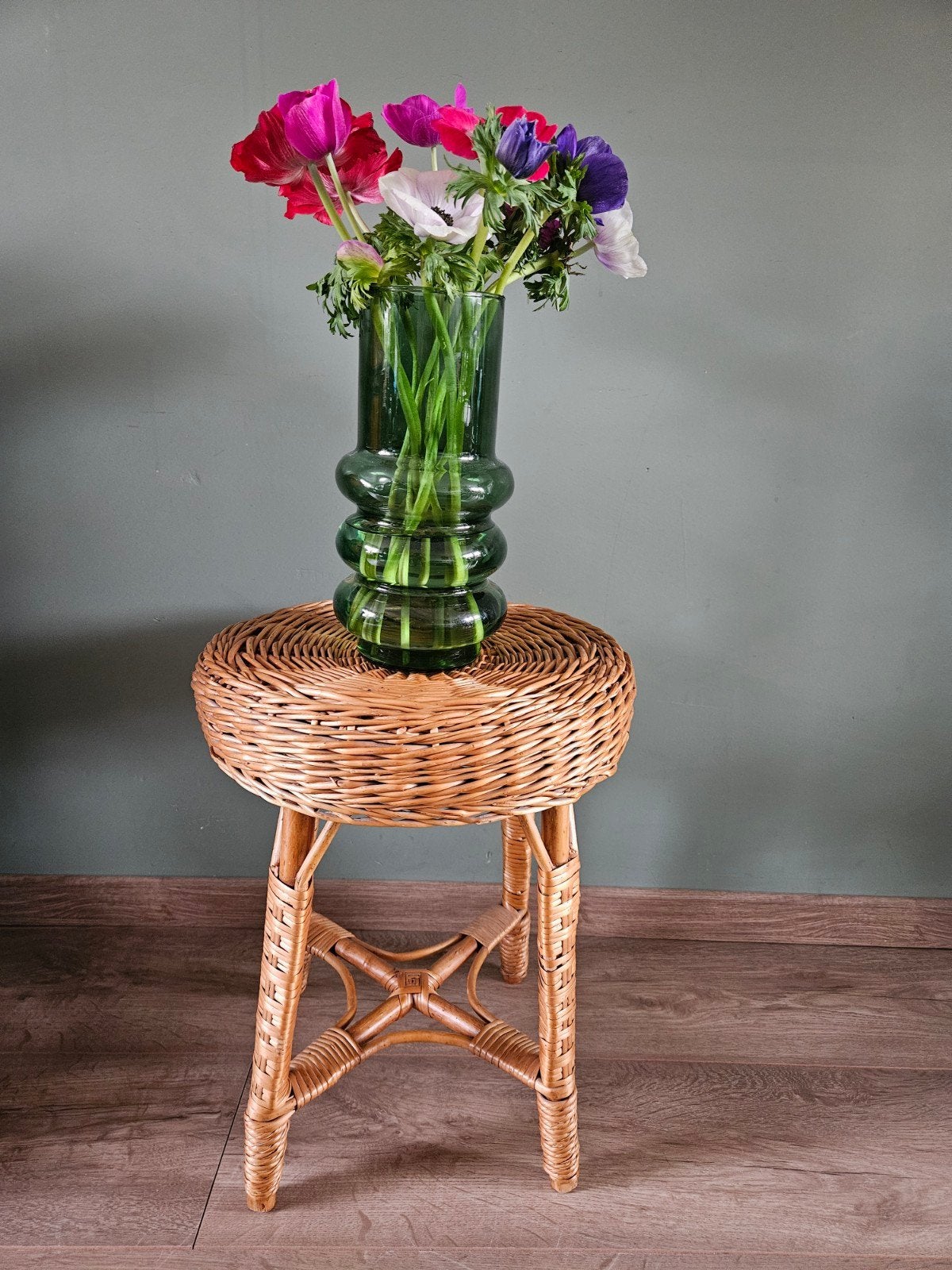 Vintage rotan bijzettafel / krukje, Ophalen of Verzenden, Zo goed als nieuw, Hout