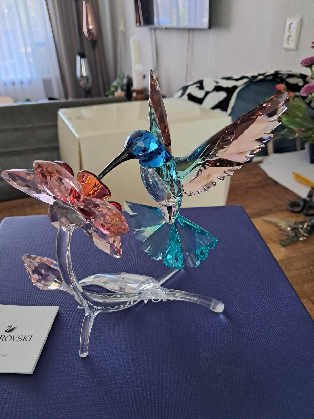 Swarovski Kolibri met bloem en certificaat in doos, Verzamelen, Swarovski, Ophalen of Verzenden, Zo goed als nieuw