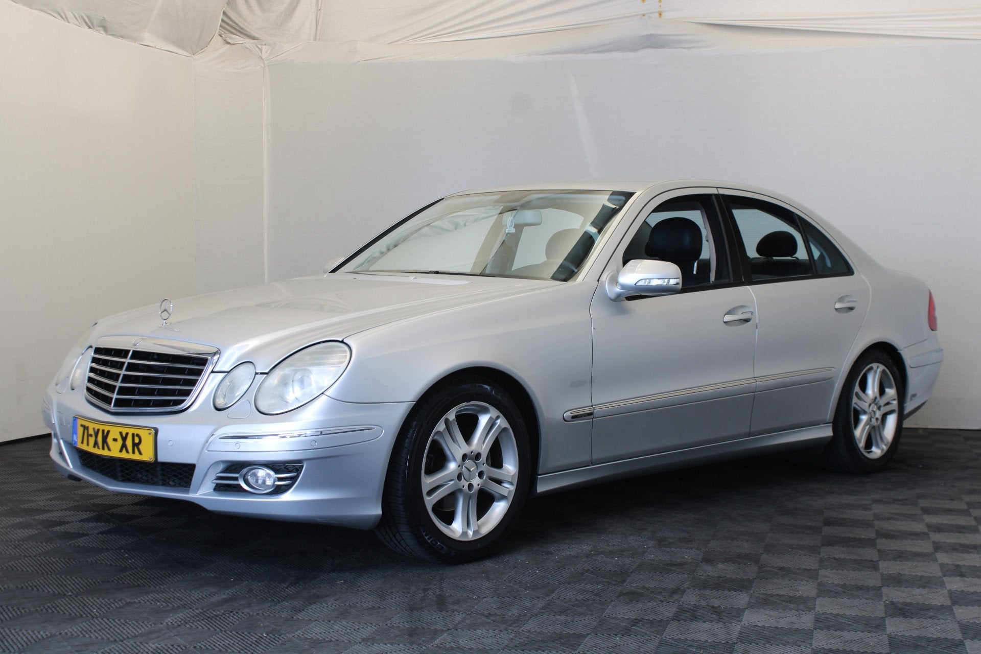 Mercedes-Benz E-Klasse 280 Avantgarde (bj 2007, automaat), Auto's, Automaat, Gebruikt, Zwart, Bedrijf