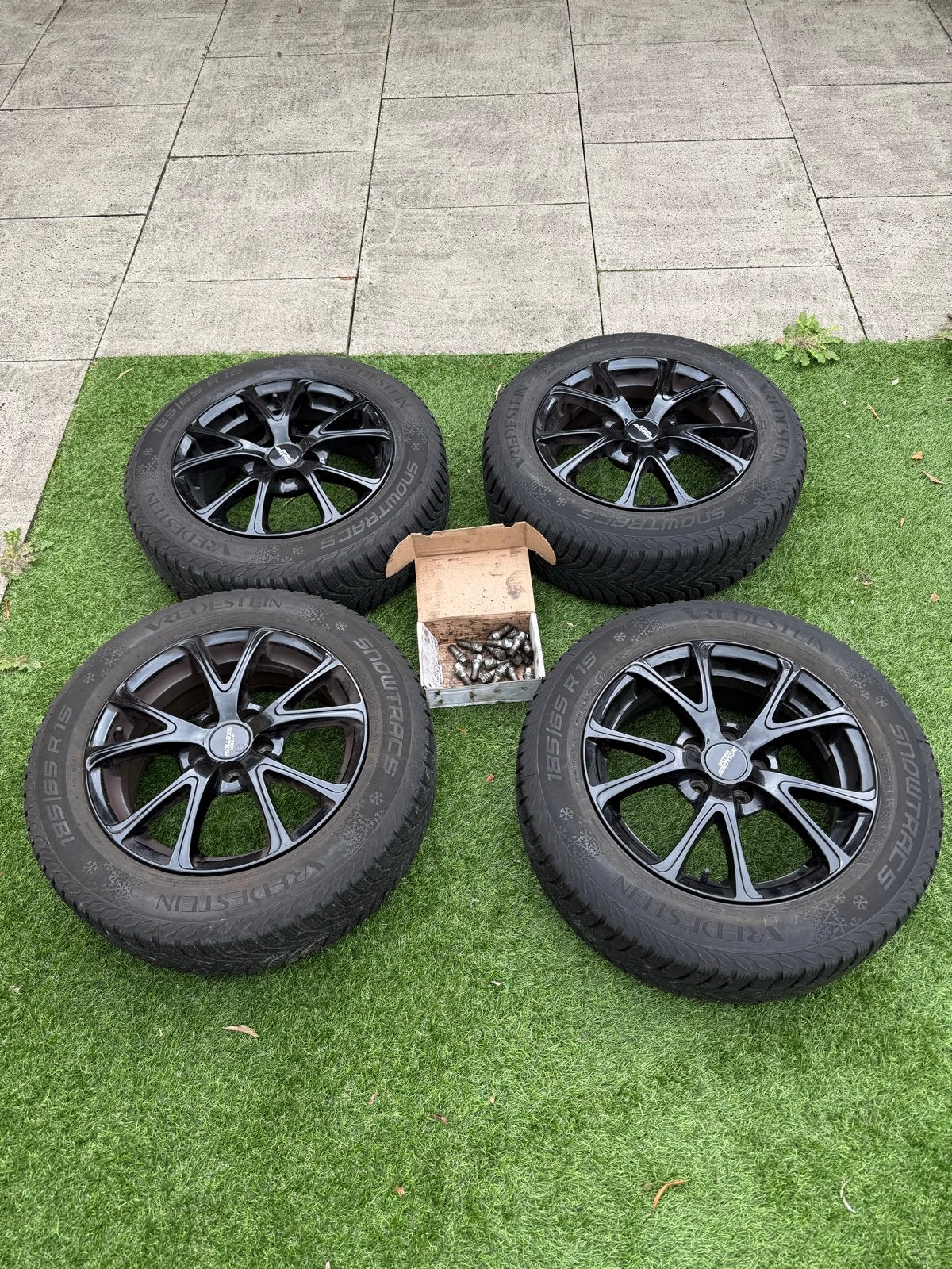 Vredestein Snowtrac 5 winterbanden op velg 185/65 R15, Ophalen, Gebruikt, 15 inch, Banden en Velgen