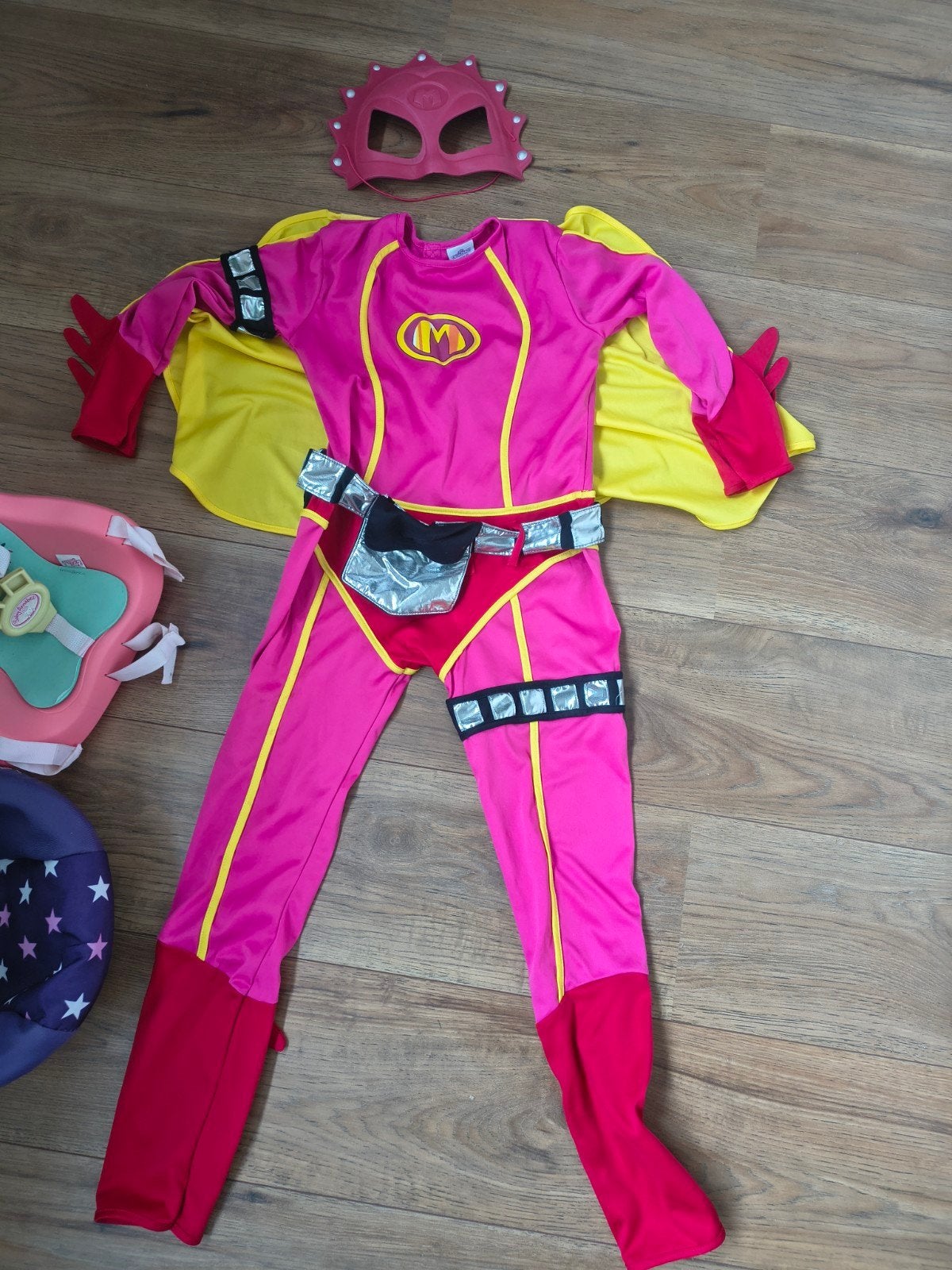 Poppen fietsstoeltje, Maxi Cosi en Mega Mindy verkleedpak, Ophalen, Gebruikt, Babypop