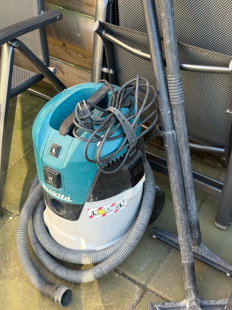 Makita vc2512l Waterstofzuiger Krachtige Nat- en Droogzuiger, Gebruikt, Ophalen of Verzenden, Waterstofzuiger, Reservoir