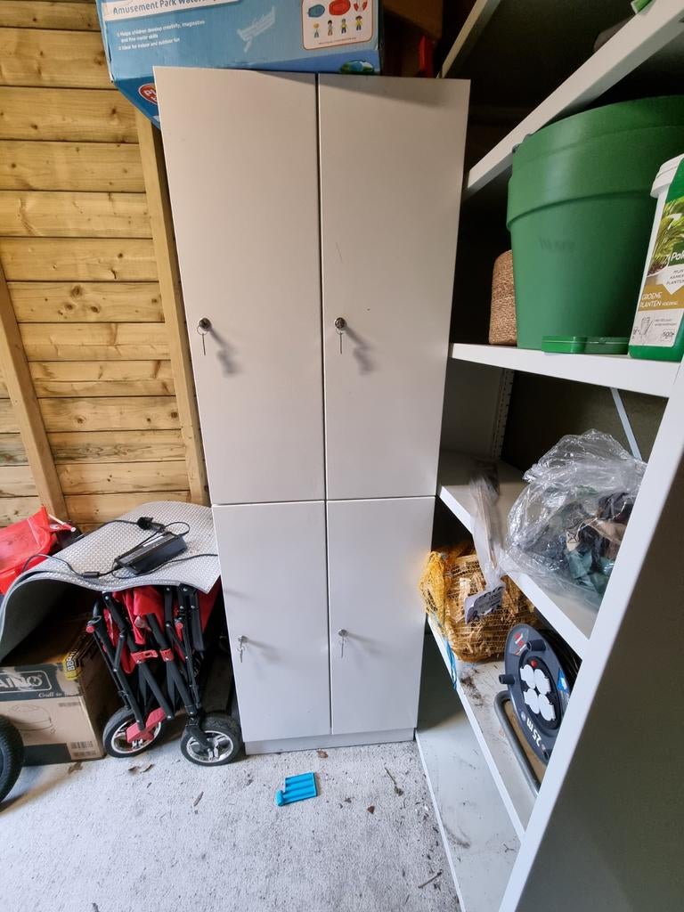 Metalen Kluiskast met 4 Deuren en Alle Sleutels, Ophalen, Zo goed als nieuw, Industrieel