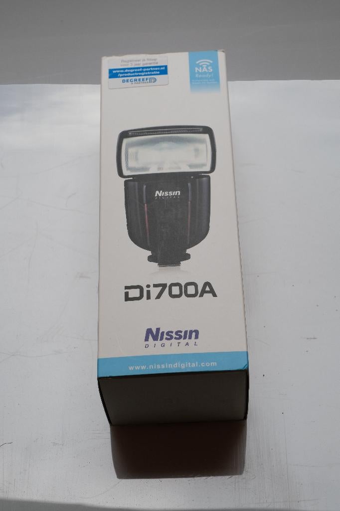 Flitser voor Nikon, Ophalen, Nieuw
