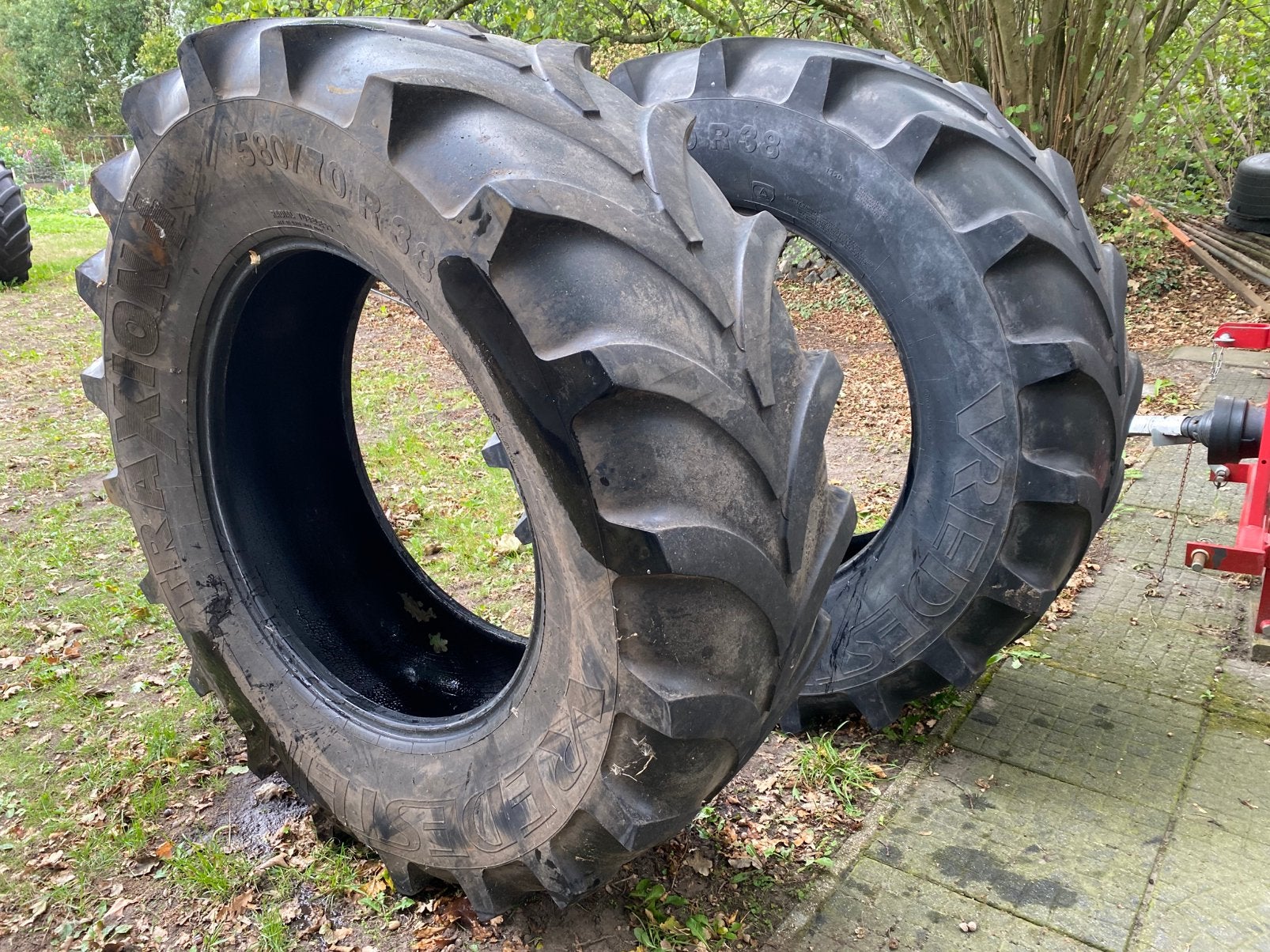 Vredestein 580/70R38, Lemmerz 30 inch velgen, 11.2R24 banden, Ophalen