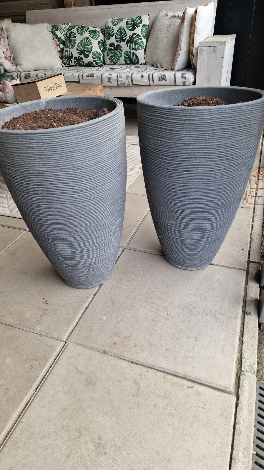 Set van 2 Grote Grijze Bloempotten voor Buiten, Ophalen, Rond, Balkon