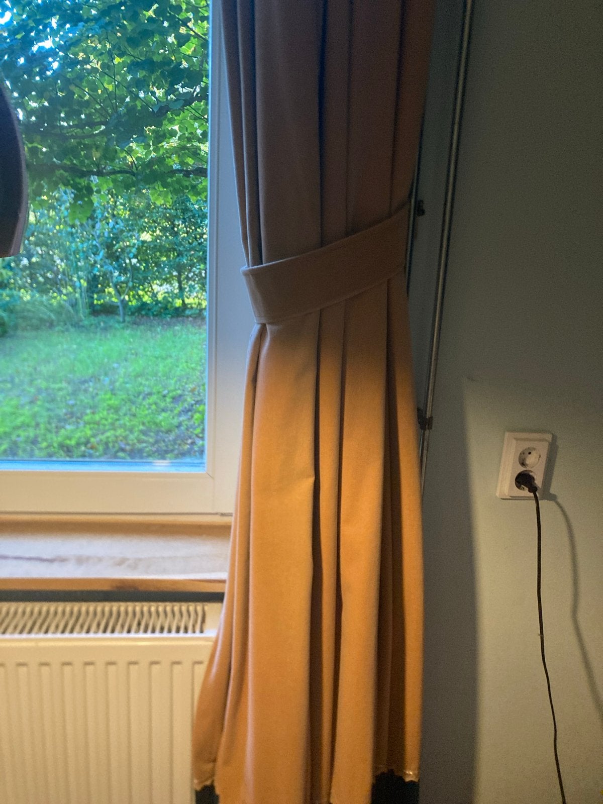 Stijlvolle gordijnen, zalmkleur met donkergroene onderkant, Ophalen, Fluweel, Beige, Zo goed als nieuw