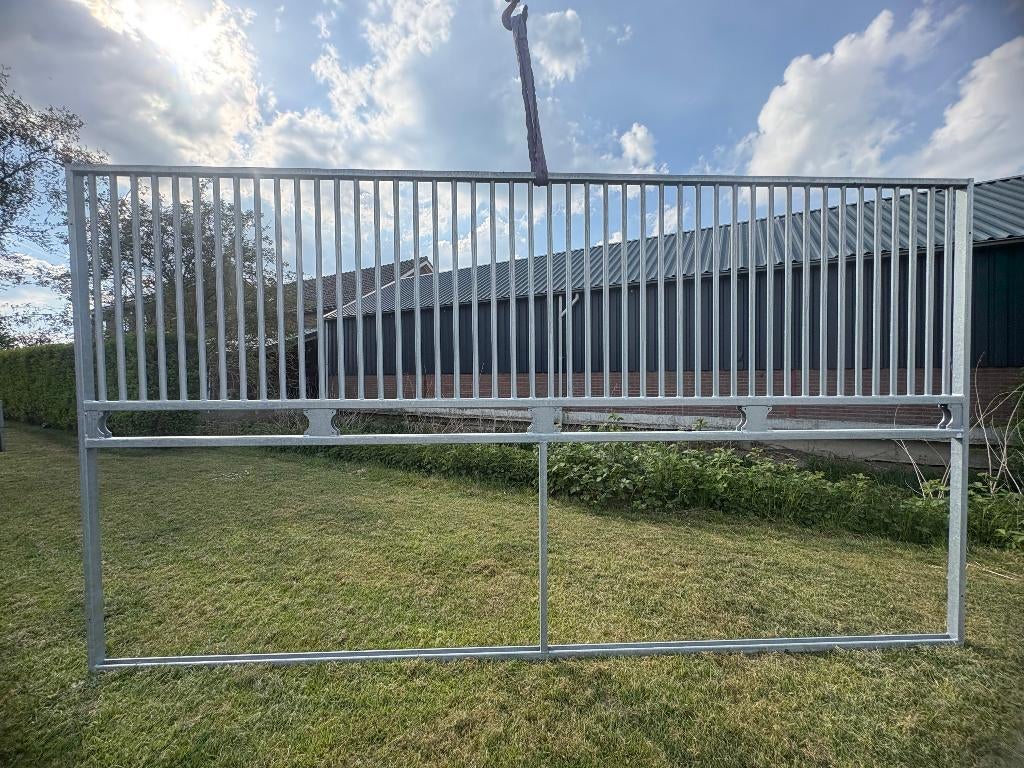 paardenbox tussenwand met sierplaatjes 400 cm, Weidegang, 4 paarden of pony's of meer