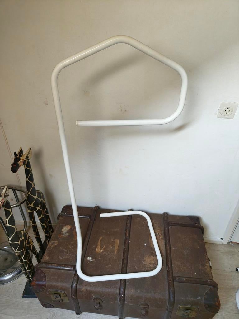 IKEA DRESBOY - Wit metalen kledingrek/valetstandaard, Minder dan 50 cm, Gebruikt, 100 tot 150 cm, Ophalen of Verzenden