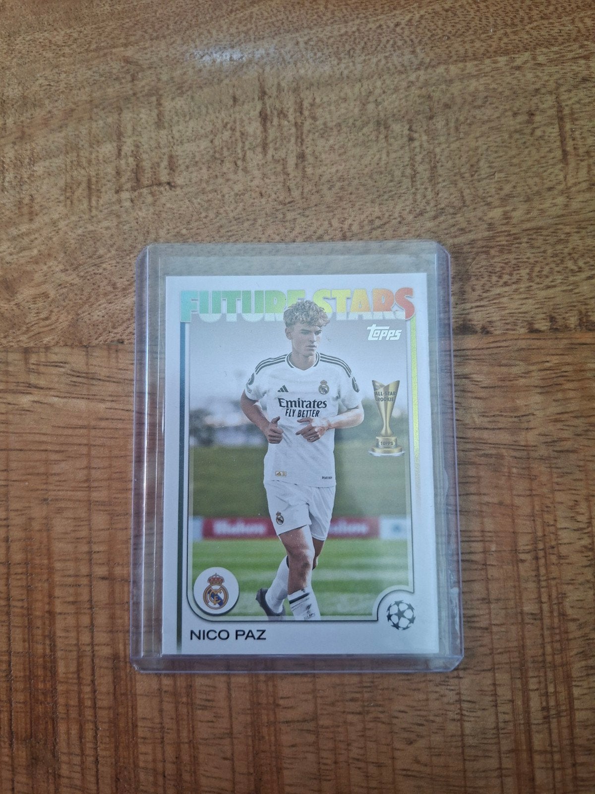 Nico Paz Future Stars Topps Spelerskaart Real Madrid, Ophalen of Verzenden, Zo goed als nieuw, Buitenlandse clubs, Spelerskaart