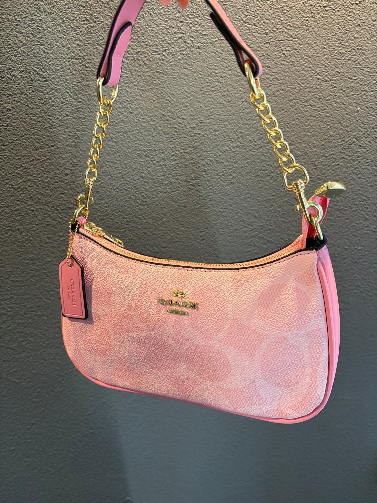 Roze Coach schoudertasje met gouden ketting, Ophalen of Verzenden, Zo goed als nieuw, Roze, Schoudertasje
