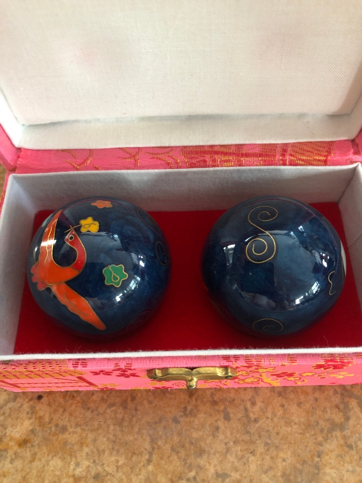 Chinese cloisonné gezondheidsballen in roze doos, Ophalen of Verzenden