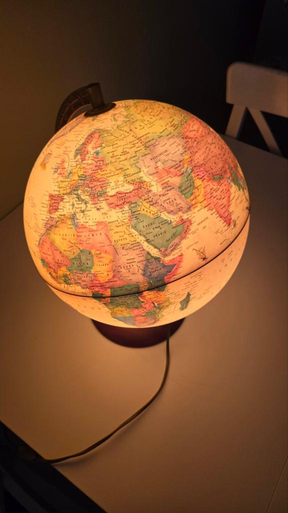 Lamp wereldbol, Ophalen