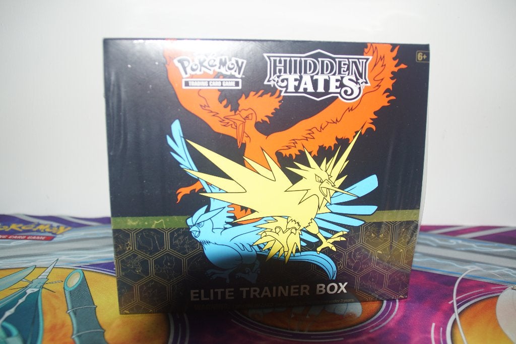 Pokémon Hidden Fates Elite Trainer Box ETB Nieuw Geseald, Hobby en Vrije tijd, Verzamelkaartspellen | Pokémon, Ophalen of Verzenden