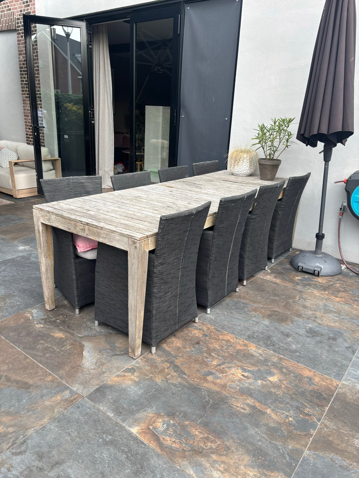 Houten tuintafel met 8 wicker stoelen 260x90cm, Ophalen, Gebruikt, Eettafel, 8 zitplaatsen