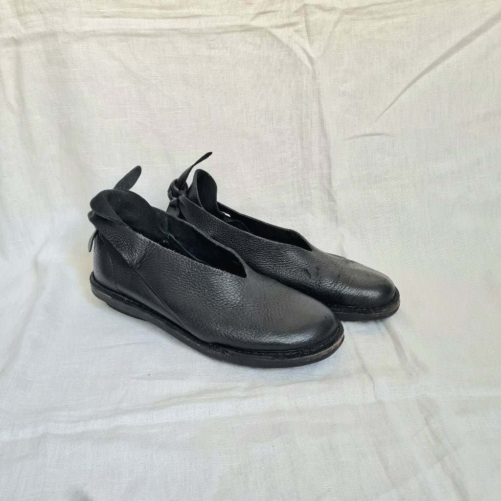Zwarte, zachte leren Trippen ballerina-achtige schoenen, Zwart, Gedragen, Trippen, Ballerina's