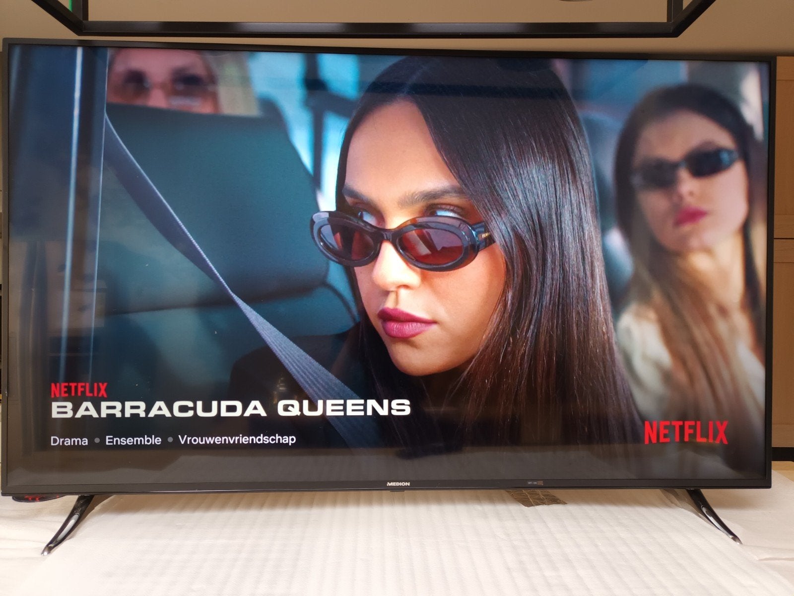 Groot medion 65inch smart tv, 50 Hz, Zo goed als nieuw, 100 cm of meer, Ophalen