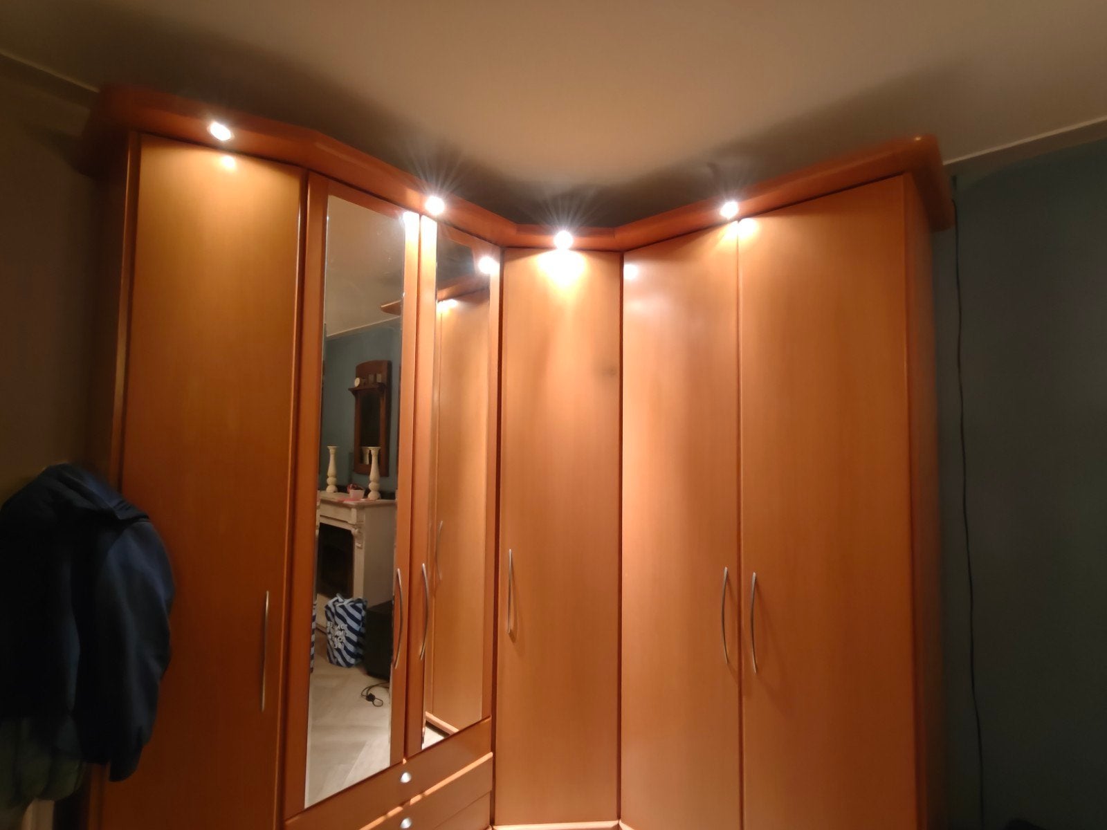 mooie grote en ruime kast te koop, Gebruikt, 200 cm of meer, 50 tot 75 cm, Ophalen