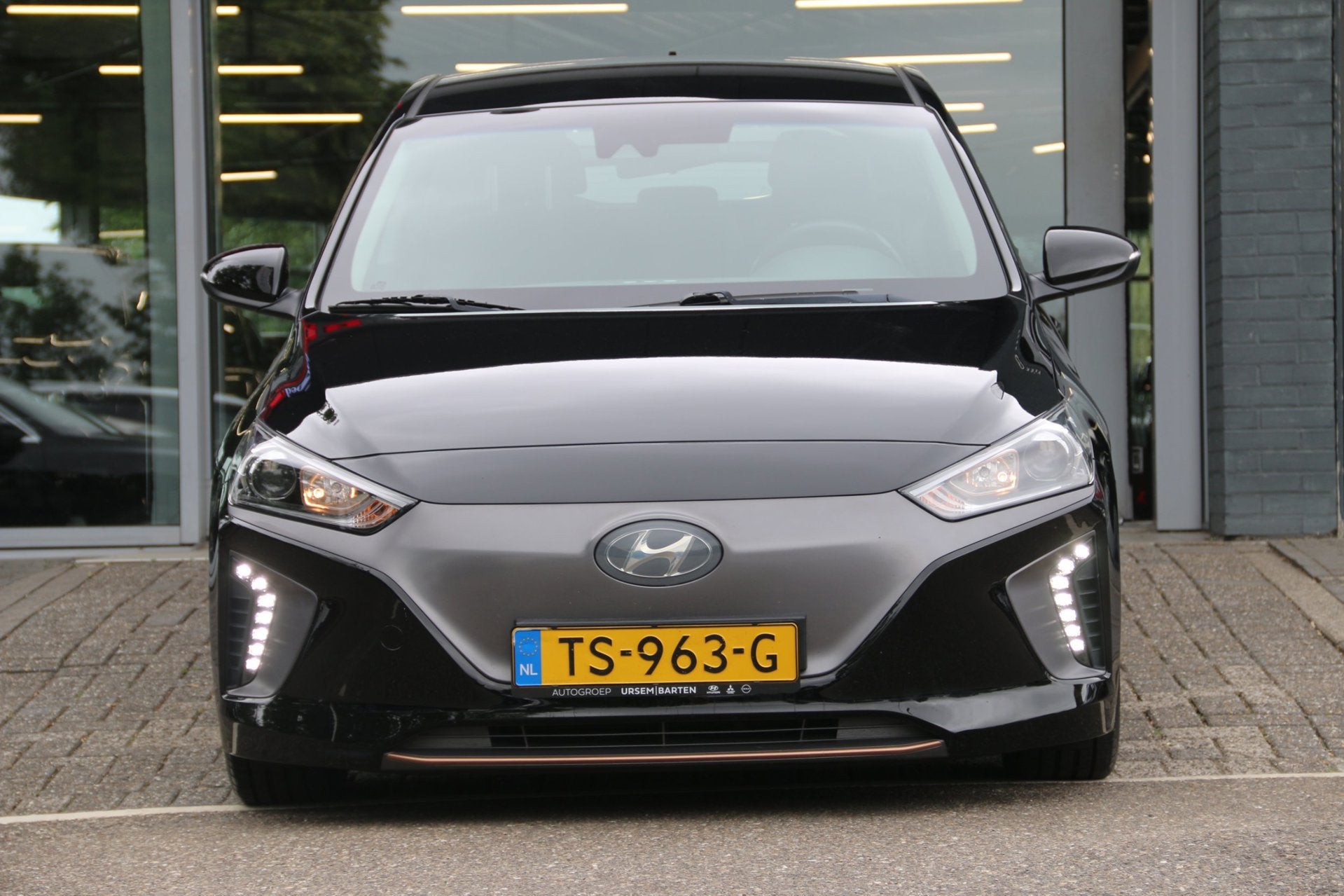 Hyundai IONIQ Comfort EV SOH 87,7% NL-AUTO NAP, Zwart, Origineel Nederlands, IONIQ, Grijs